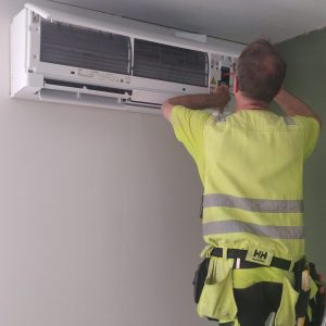 Ilmalämpöpumpun perusasennus